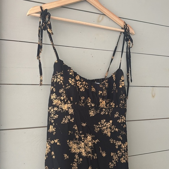 Floral Midi Boutique Dress – Size Medium - Picture 5 of 9